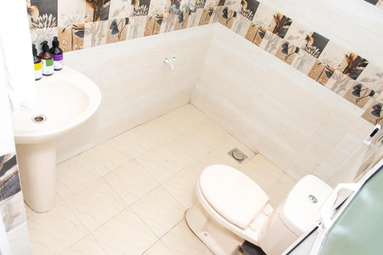 Transit Trails Bed & Breakfast Katunayake