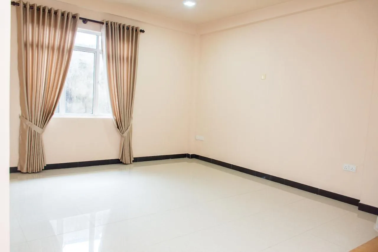 Transit Trails Bed & Breakfast Katunayake