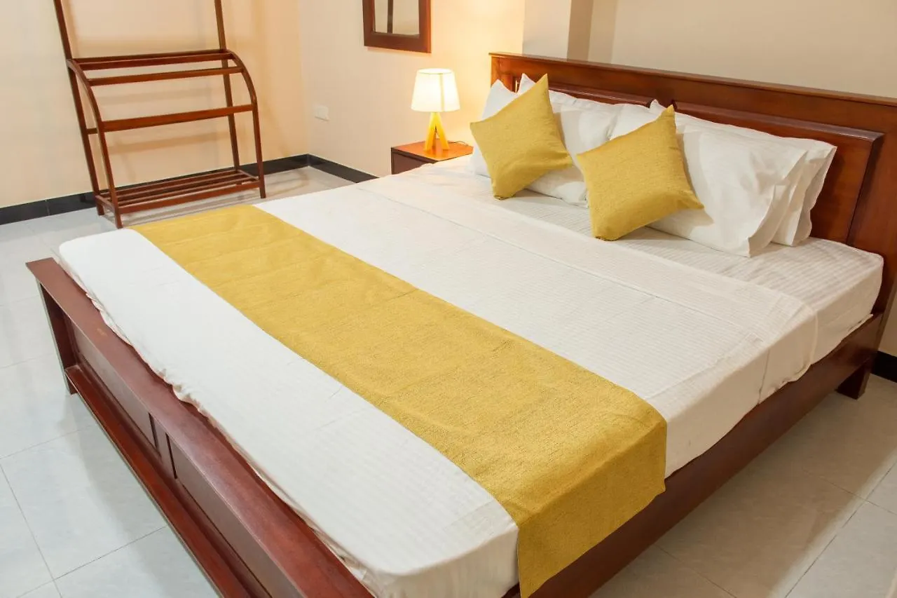Transit Trails Bed & Breakfast Katunayake